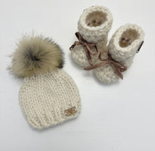 Load image into Gallery viewer, Baby Toque and Bootie Set
